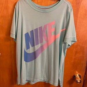 Nike top